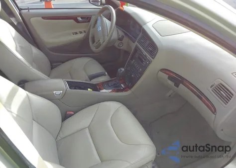 2006 Volvo V70 2.5T from USA, damaged, VIN YV1SW592762578774